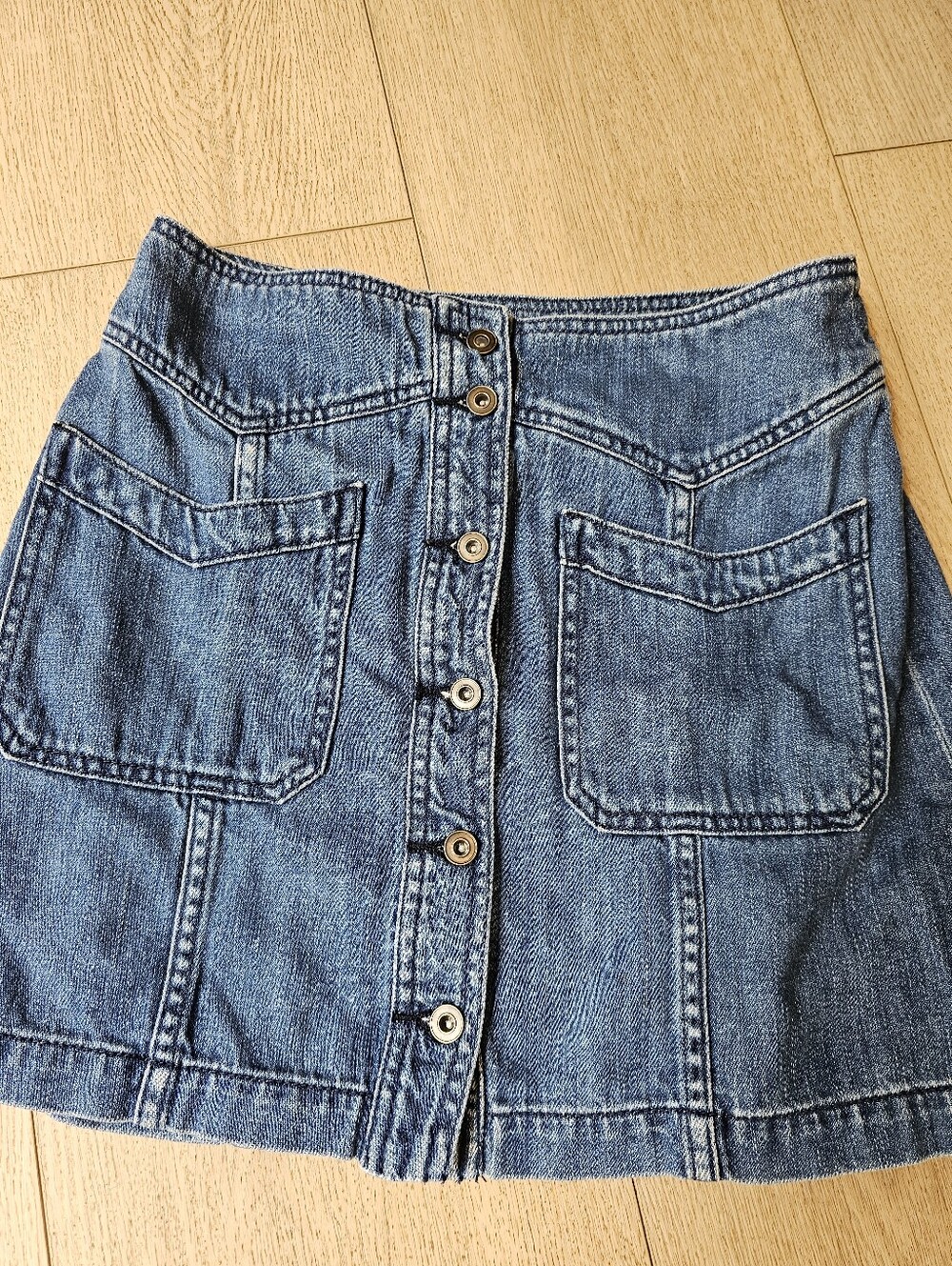 Free People Come a Little Closer Denim Jean Button Front Mini Skirt Size 2 - Picture 6 of 13